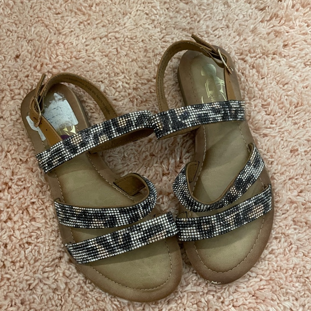 GC Collection Leopard Print Chic Rhinestone Strap Sandals Size 6.5 New